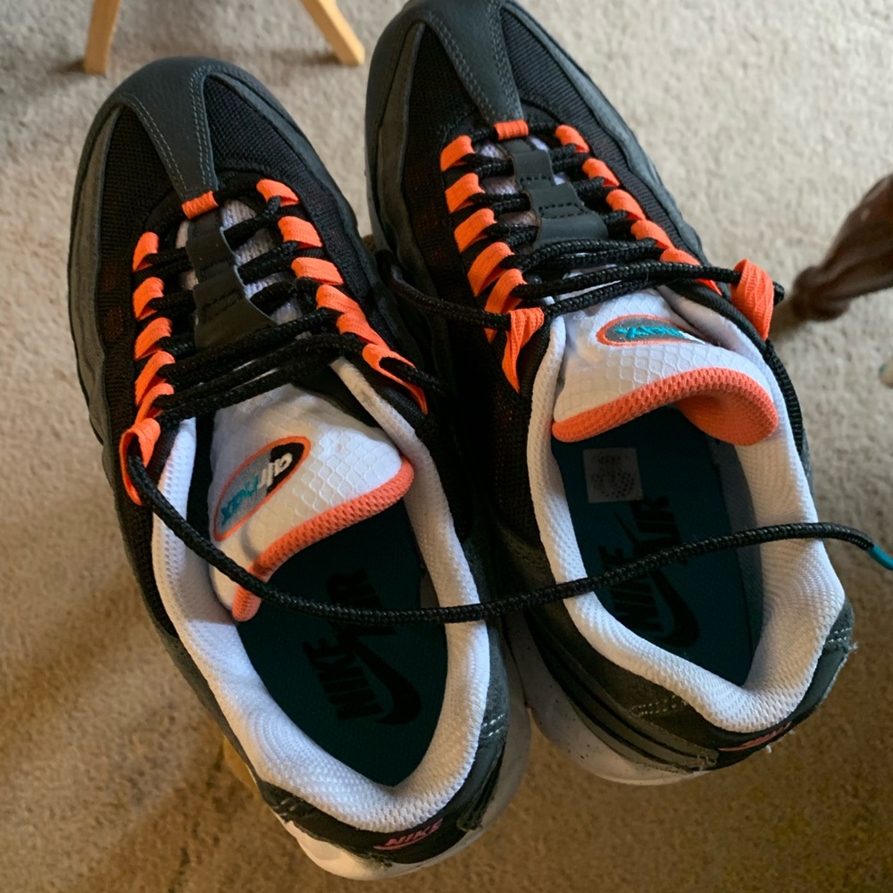 Mens Nike gym shoe size 8 1/2